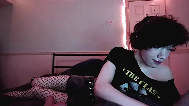 Straything online show from July 10, 2026, 12:37 am