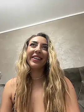 Snapshot of BabesGoWild chatting on January 16, 2025, 5:53 am BabesGoWild online show from January 16, 2025, 5:53 am