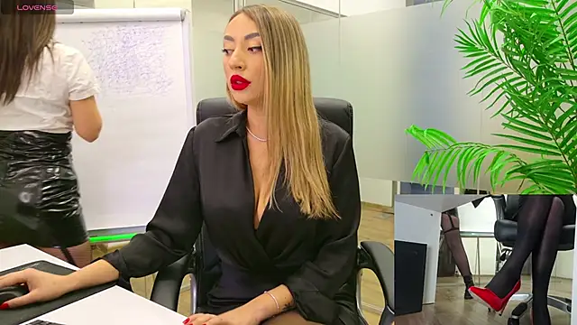 Snapshot of BabesGoWild chatting on February 13, 2025, 5:26 am BabesGoWild online show from February 13, 2025, 5:26 am