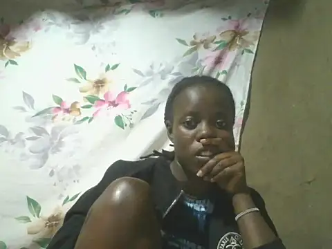Prettyboo00 online show from June 10, 2026, 6:51 pm