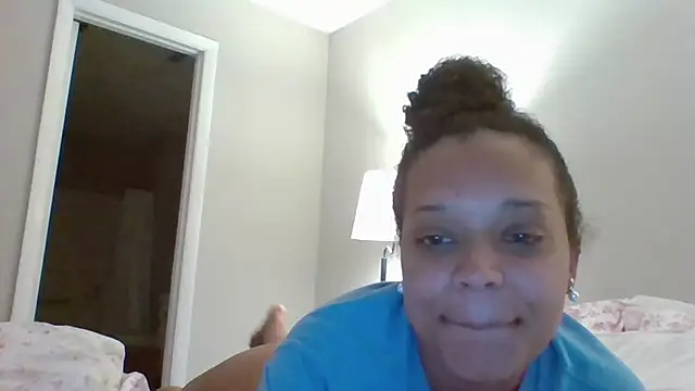 Snapshot of Cinnamon-kisses chatting on June 23, 2026, 9:24 pm Cinnamon-kisses online show from June 23, 2026, 9:24 pm