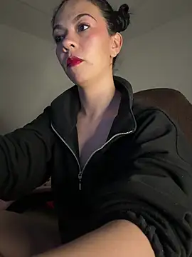 Snapshot of vanellopeFoxx chatting on July 1, 2026, 2:57 am vanellopeFoxx online show from July 1, 2026, 2:57 am