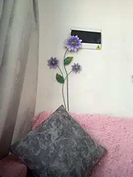 Snapshot of Mia_Hony chatting on July 13, 2026, 7:27 pm Mia Hony online show from July 13, 2026, 7:27 pm