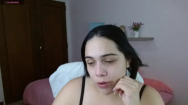 Snapshot of Samantha__11 chatting on July 5, 2026, 6:48 pm Samantha 11 online show from July 5, 2026, 6:48 pm