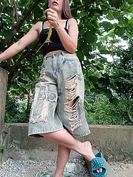 Snapshot of Sky-beo chatting on June 24, 2026, 11:04 pm Sky-beo online show from June 24, 2026, 11:04 pm