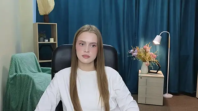 CierraWilkerson online show from June 7, 2026, 11:47 am
