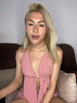 Lia-firee online show from June 25, 2026, 1:04 pm