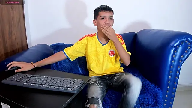 littlecum18 online show from July 3, 2026, 12:22 pm