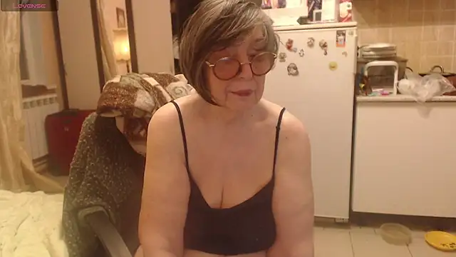 Snapshot of Sharon_Amore chatting on April 30, 2026, 12:39 am Sharon Amore online show from April 30, 2026, 12:39 am