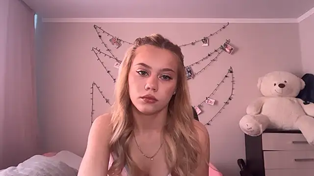 Glamorforyou online show from July 28, 2026, 3:02 am