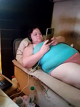 Snapshot of oksana72 chatting on July 17, 2026, 8:32 am oksana72 online show from July 17, 2026, 8:32 am