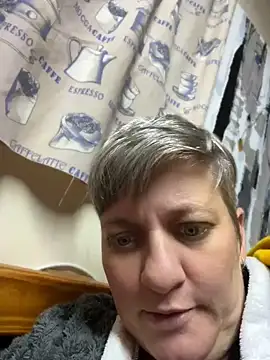 blueiceeyes online show from June 18, 2026, 3:49 pm