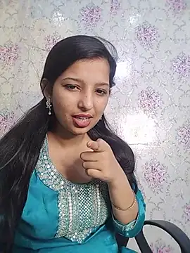 Snapshot of Queen_Rosyy chatting on July 8, 2026, 6:40 am Queen Rosyy online show from July 8, 2026, 6:40 am