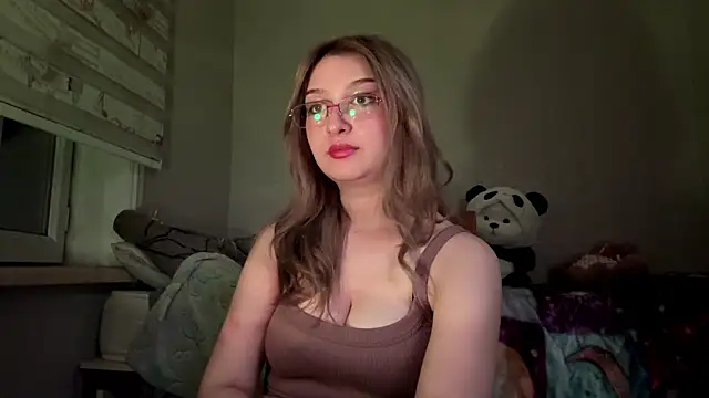 Snapshot of CloudyFoxy chatting on June 11, 2026, 8:29 pm CloudyFoxy online show from June 11, 2026, 8:29 pm