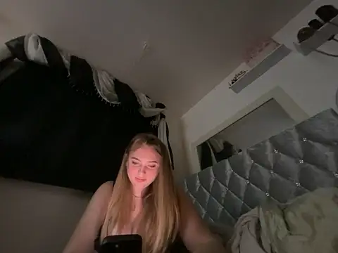 Violetsinxx online show from June 14, 2026, 2:24 am