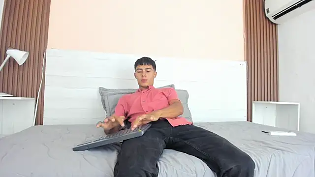 Snapshot of Bruno_fox chatting on July 24, 2026, 8:07 pm Bruno fox online show from July 24, 2026, 8:07 pm