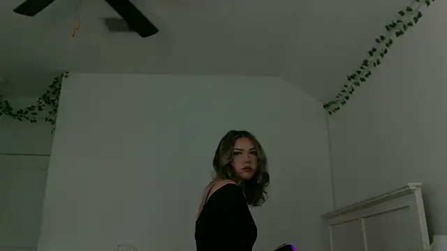 Snapshot of juicyxi chatting on June 9, 2026, 5:57 pm juicyxi online show from June 9, 2026, 5:57 pm