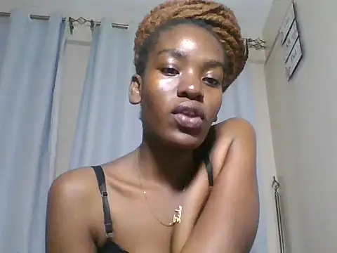 Snapshot of Lola_Allure chatting on June 18, 2026, 9:52 pm Lola Allure online show from June 18, 2026, 9:52 pm