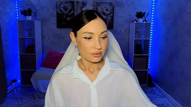 NikoleMills online show from July 7, 2026, 6:47 am