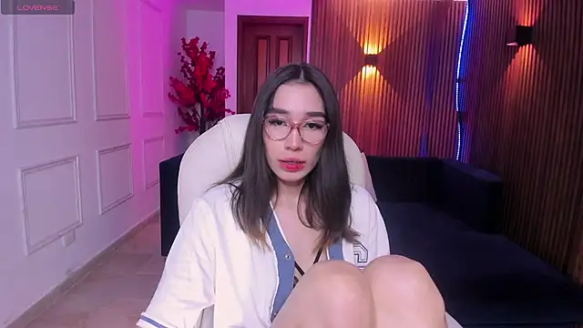 Emma caarter  online show from June 25, 2026, 3:17 am