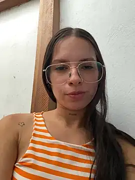 miimii lovee online show from June 23, 2026, 7:34 pm