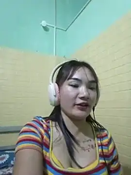 Snapshot of Voiva11 chatting on July 17, 2026, 2:51 am Voiva11 online show from July 17, 2026, 2:51 am