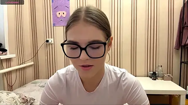 MiaWonderind online show from July 22, 2026, 2:20 pm