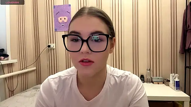 MiaWonderind online show from July 23, 2026, 7:28 am