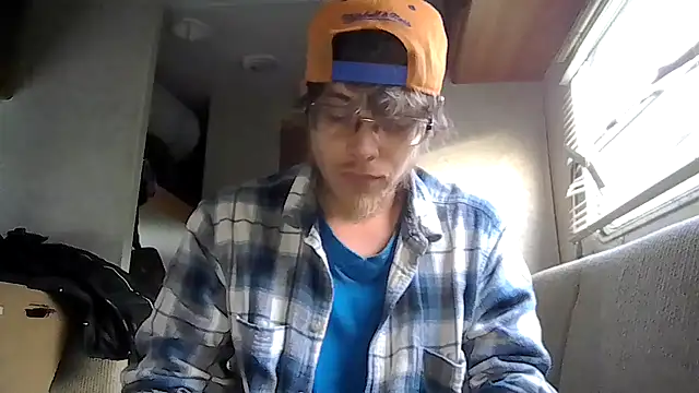 YUNG N8iV HUNG8210 online show from June 17, 2026, 2:14 am
