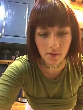 estrellitarg online show from June 10, 2026, 6:51 pm