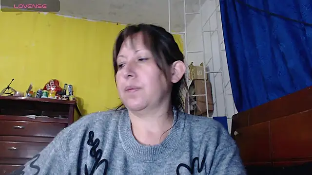 Evatoms37 online show from June 19, 2026, 3:44 am