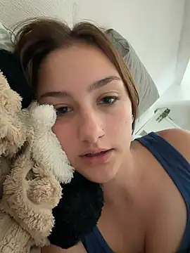 Snapshot of Violet_Velvet chatting on July 18, 2026, 3:16 pm Violet Velvet online show from July 18, 2026, 3:16 pm