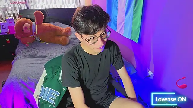 Snapshot of Angelito_Twink chatting on July 8, 2026, 4:55 pm Angelito Twink online show from July 8, 2026, 4:55 pm