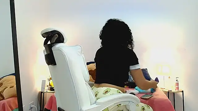 Snapshot of Isabella_Sophia19 chatting on July 9, 2026, 11:25 am Isabella Sophia19 online show from July 9, 2026, 11:25 am