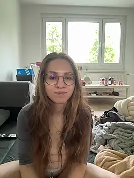 Isabella honey online show from June 16, 2026, 5:37 pm