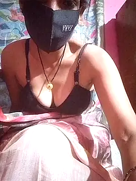 Snapshot of Desi_madamm chatting on July 3, 2026, 5:30 pm Desi madamm online show from July 3, 2026, 5:30 pm