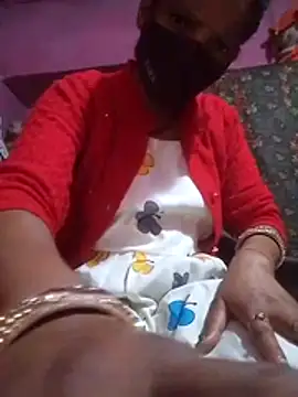 Snapshot of Desi_madamm chatting on July 28, 2026, 12:23 pm Desi madamm online show from July 28, 2026, 12:23 pm