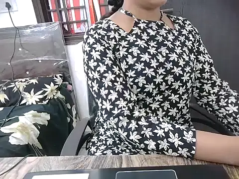 Bold-Divya1 online show from June 16, 2026, 7:22 am