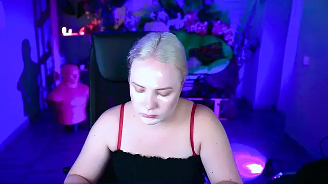 Snapshot of stellawatts chatting on July 9, 2026, 12:09 pm stellawatts online show from July 9, 2026, 12:09 pm