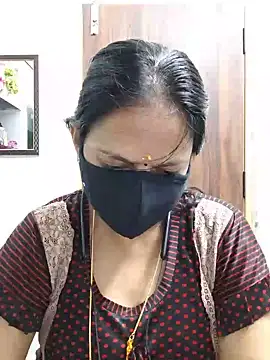 Snapshot of Tamil_white_beauty chatting on June 14, 2026, 9:28 pm Tamil white beauty online show from June 14, 2026, 9:28 pm