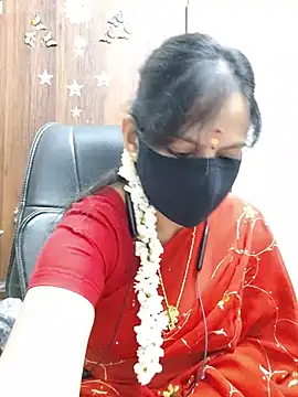 Snapshot of Tamil_white_beauty chatting on July 31, 2026, 6:40 pm Tamil white beauty online show from July 31, 2026, 6:40 pm