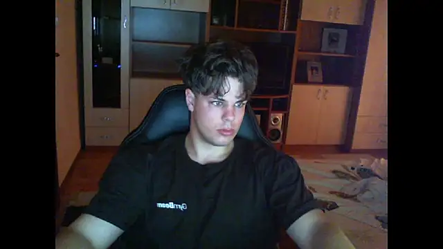 Snapshot of kanewolf_55 chatting on July 9, 2026, 7:45 am kanewolf 55 online show from July 9, 2026, 7:45 am