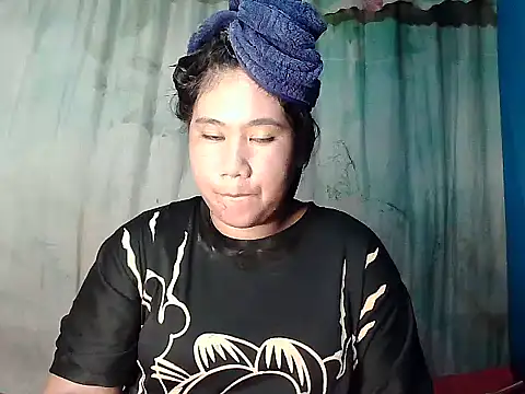 Snapshot of Islandbabe22 chatting on June 21, 2026, 1:24 pm Islandbabe22 online show from June 21, 2026, 1:24 pm