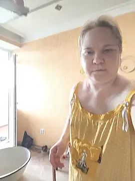 -ELLILOVE- online show from June 14, 2026, 7:54 am