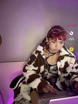 Snapshot of xLilyAngelx_ chatting on June 26, 2026, 10:41 am xLilyAngelx online show from June 26, 2026, 10:41 am