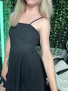 Snapshot of Eva_Kit chatting on July 15, 2026, 8:36 pm Eva Kit online show from July 15, 2026, 8:36 pm