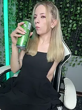 Snapshot of Eva_Kit chatting on July 28, 2026, 7:39 pm Eva Kit online show from July 28, 2026, 7:39 pm