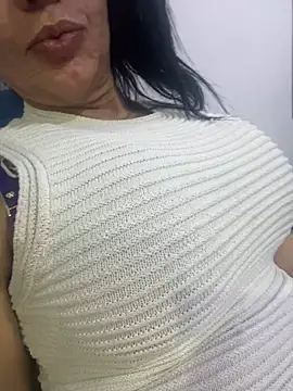 gynna25 online show from July 6, 2026, 11:40 pm