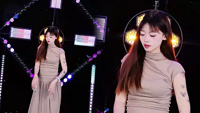 Alice-520 online show from July 18, 2026, 11:03 am