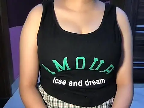 Diamond Girl147 online show from June 24, 2026, 12:37 pm